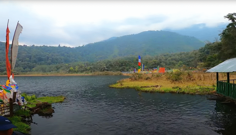 Khecheopalri Lake, Sikkim – Wishing Lake Travel Guide, Best Time & Itinerary